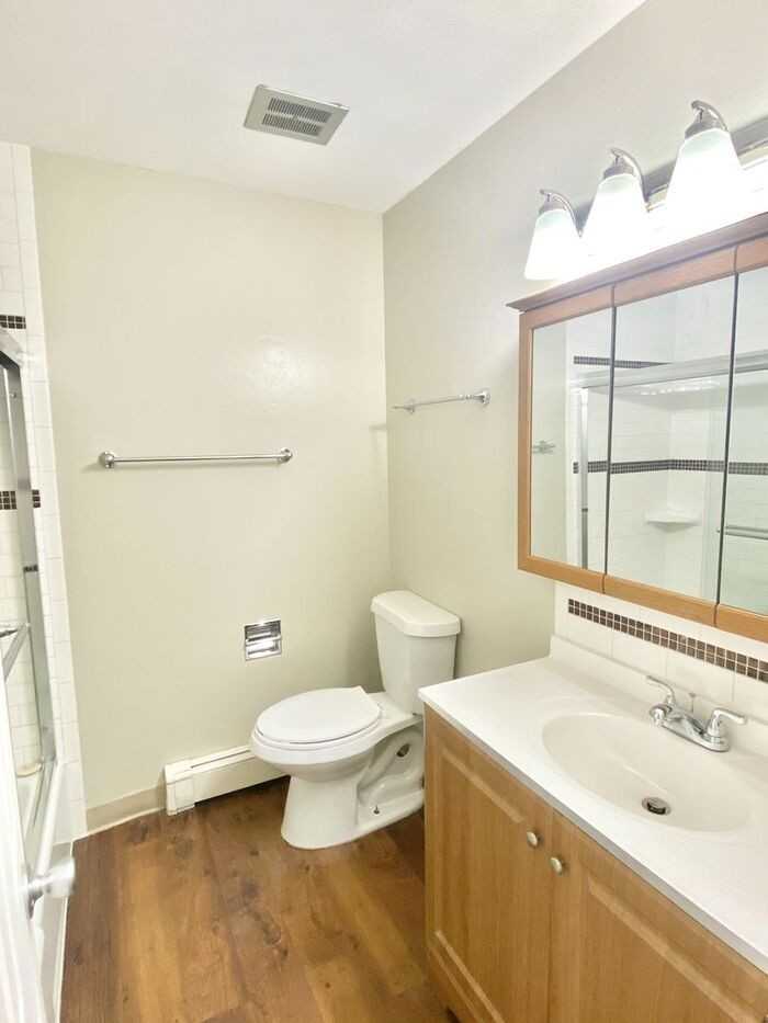 1729 E 16th St - Photo 7 of 13