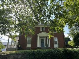 featured image of 500 S Stewart St #1