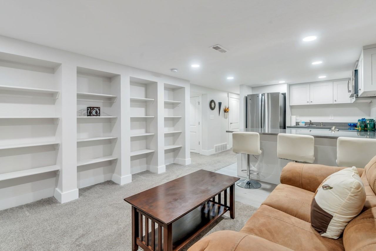 274 3rd Street - Photo 5 of 15