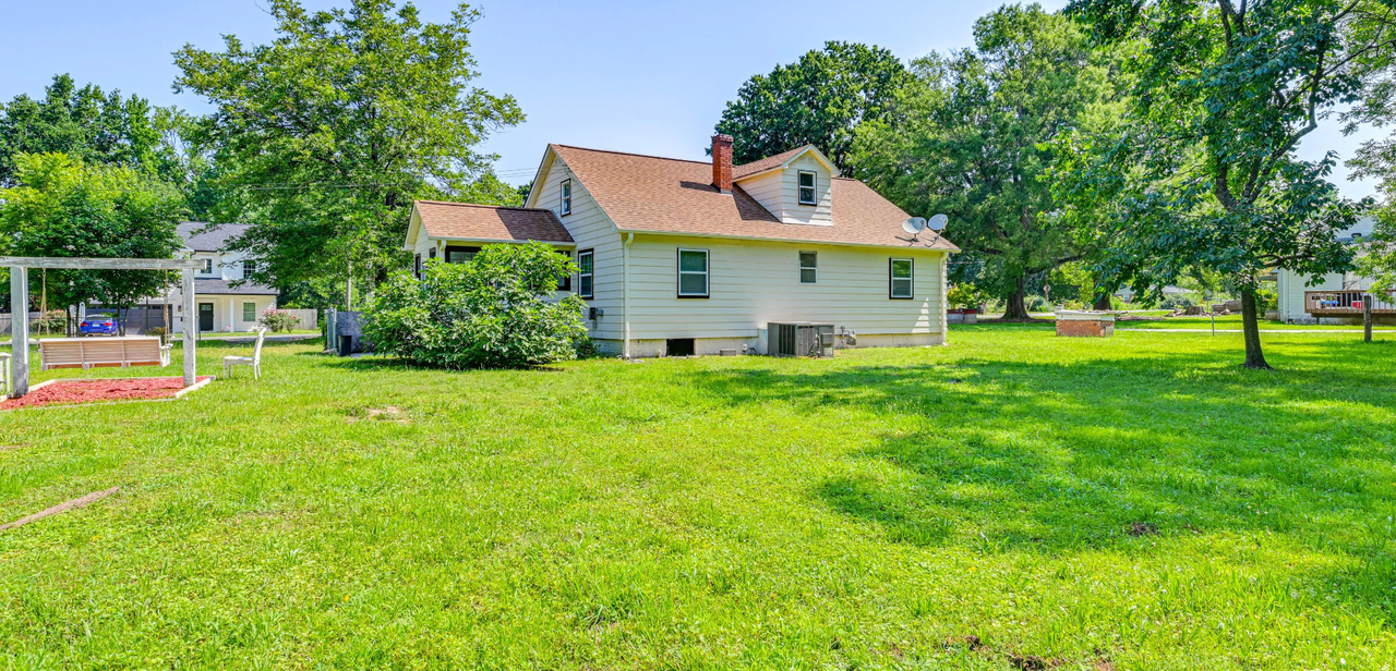 611 Austin Dr - Photo 2 of 50