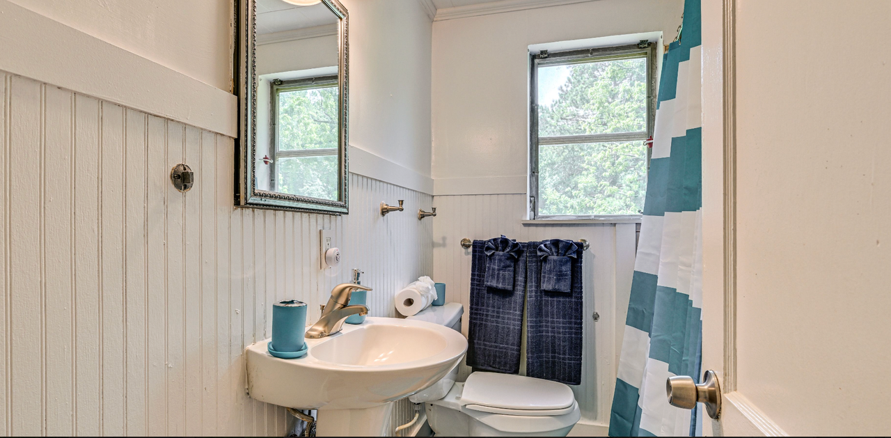 611 Austin Dr - Photo 7 of 50