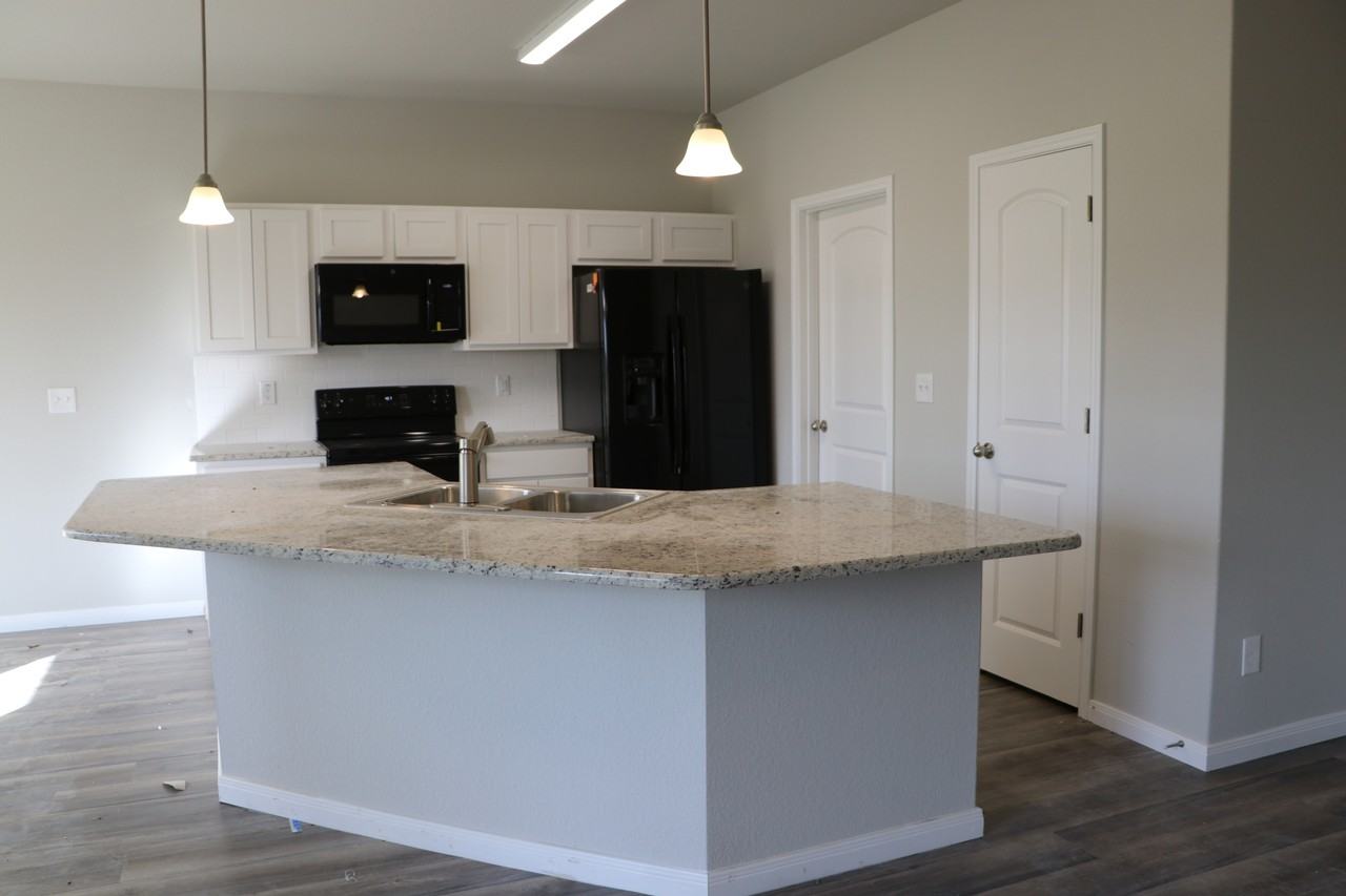 612 Parkfield Lane #1 - Photo 3 of 14