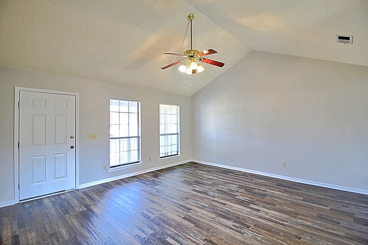 942 Gulfstream Rd #1 - Photo 3 of 38