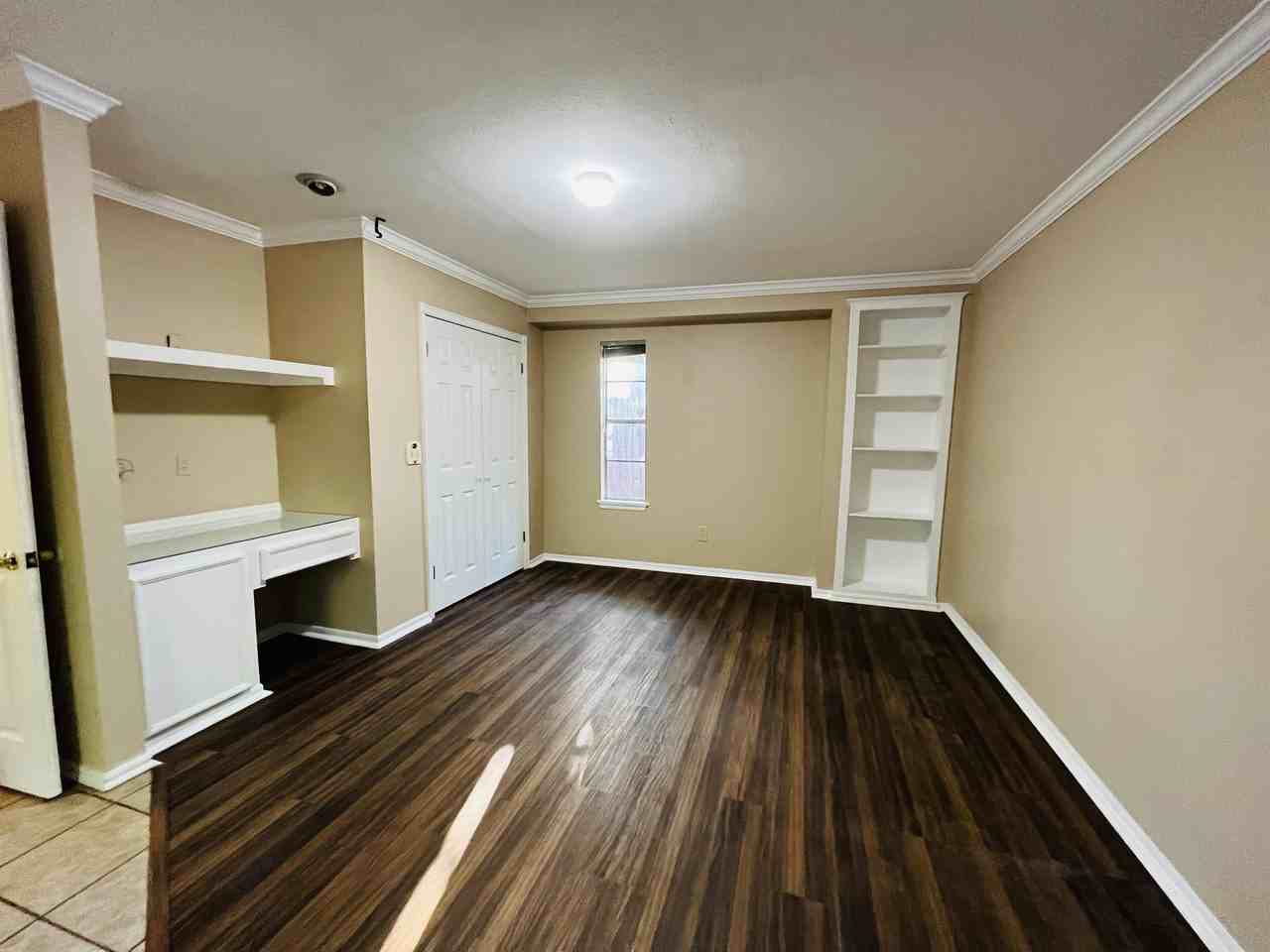 909 East 13th Street #1 - Photo 3 of 10