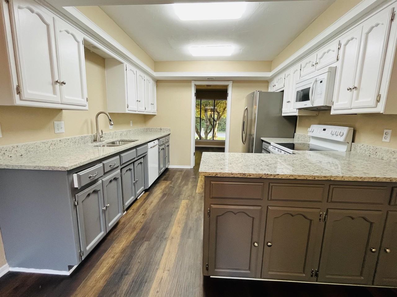 909 East 13th Street #1 - Photo 5 of 10