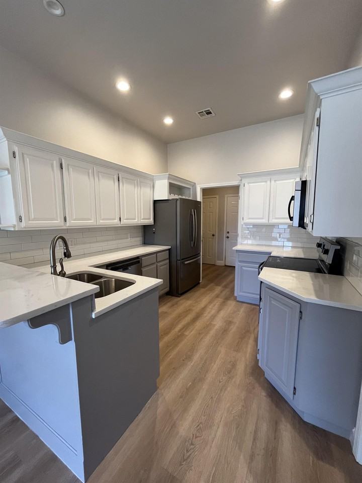 401 Whitehouse Circle #1 - Photo 6 of 10