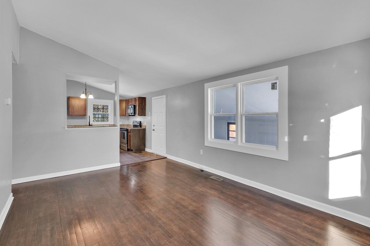 1004 East Russell Court #1 - Photo 3 of 20