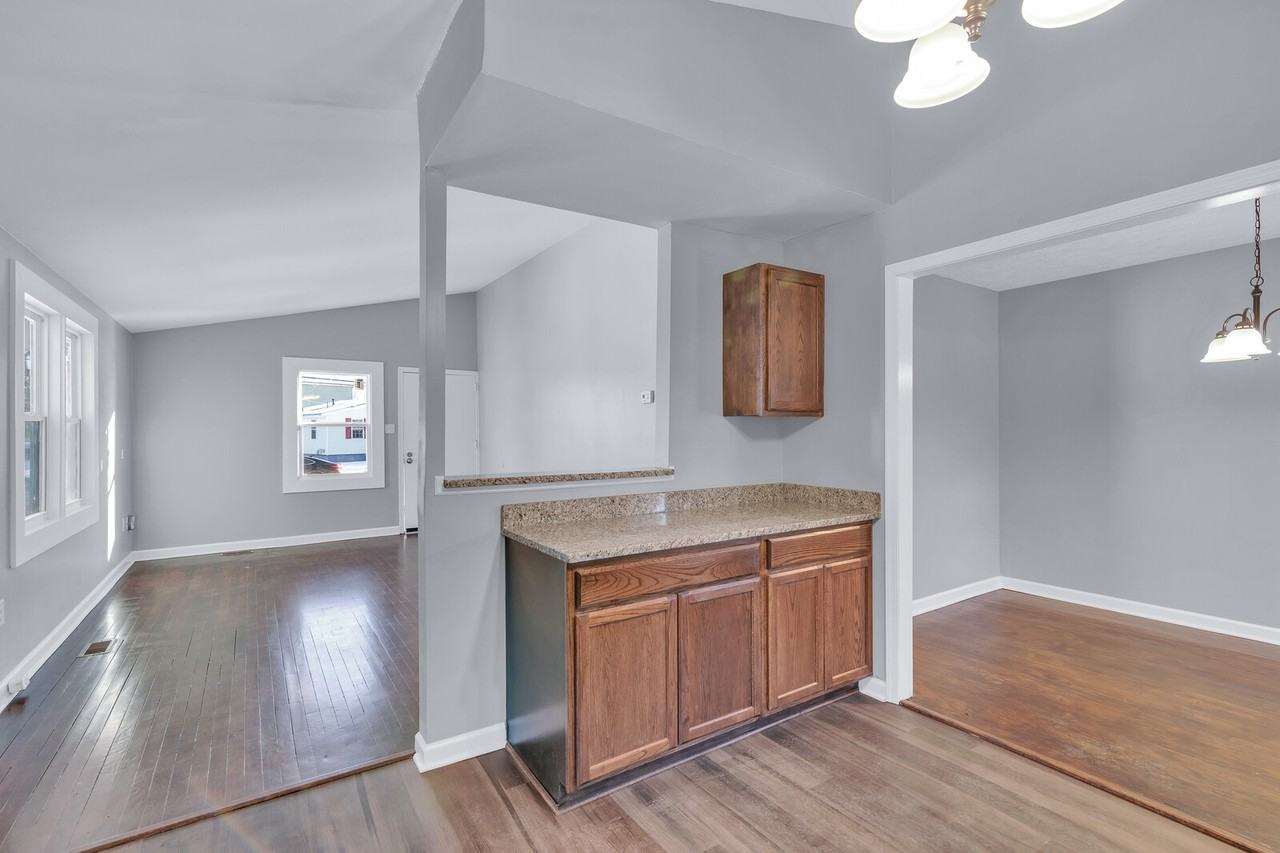 1004 East Russell Court #1 - Photo 7 of 20