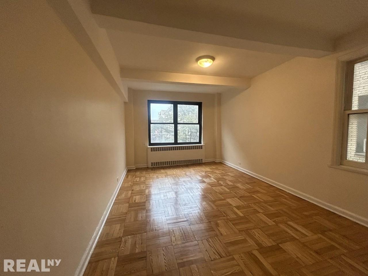 Grand Concourse #4C - Photo 2 of 5