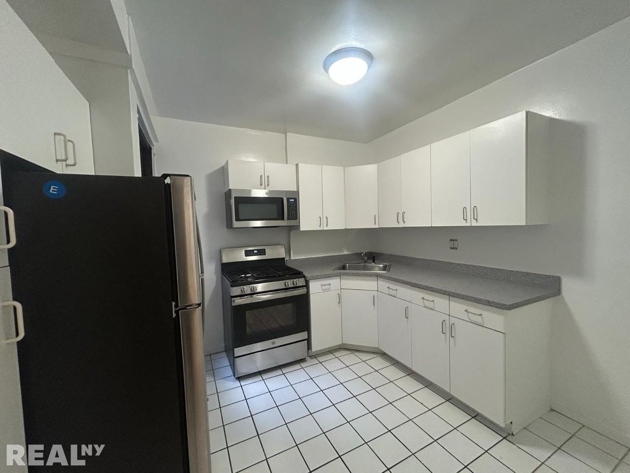 Grand Concourse #4C - Photo 4 of 5