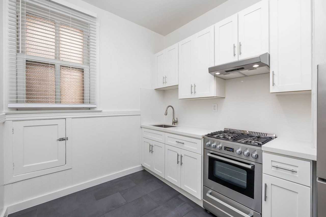 72 Gough - Photo 3 of 13