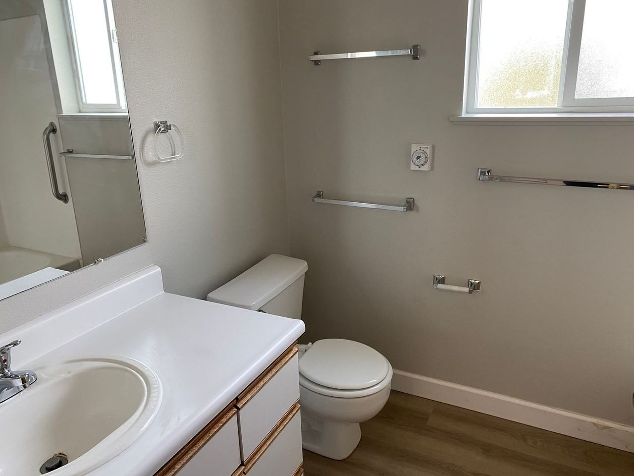 Divine Suites at Downtown Renton - Photo 7 of 18