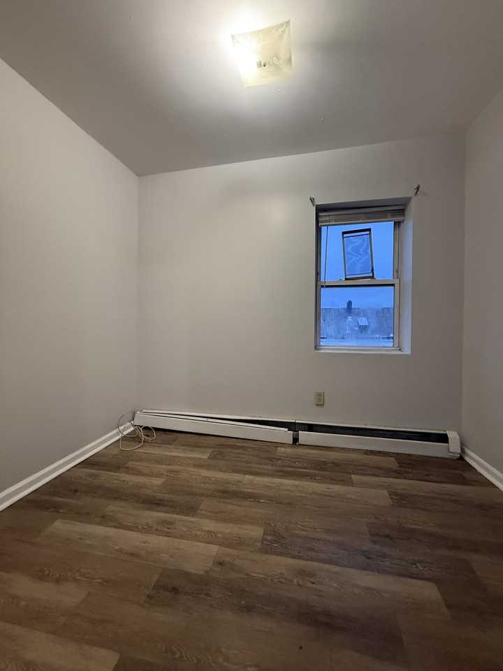 300 Morton Avenue #3 - Photo 5 of 7