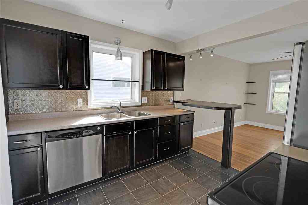 19 Saint Elmo Road - Photo 4 of 12