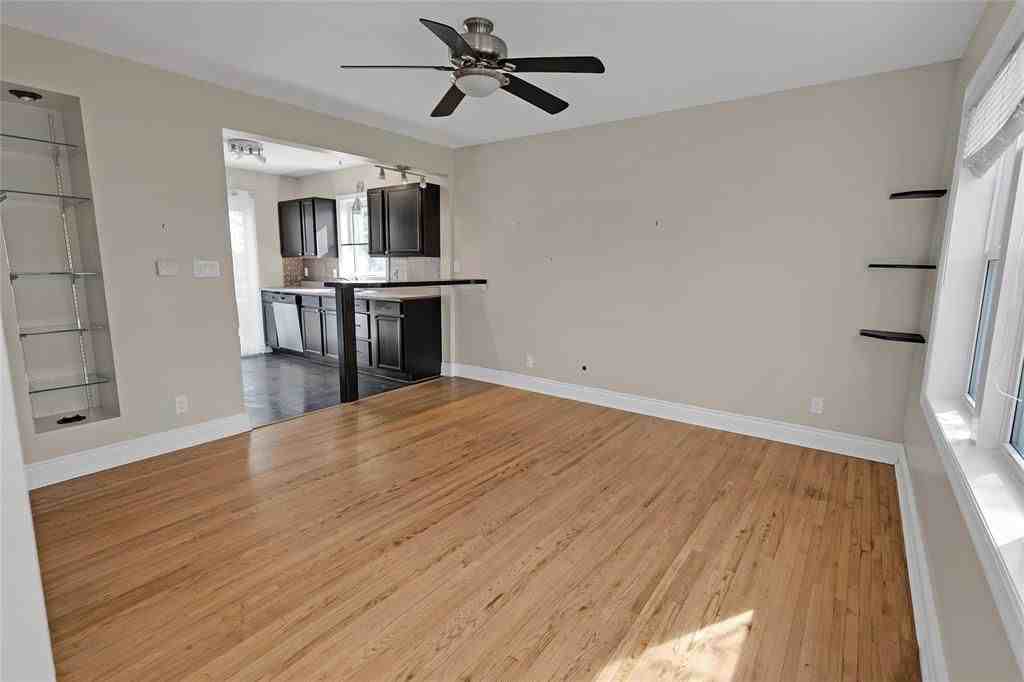 19 Saint Elmo Road - Photo 5 of 12