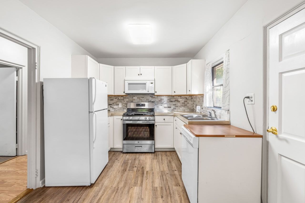 300 Barclay Road #1 - Photo 3 of 23