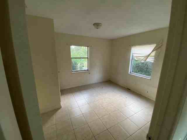555 555 E Voorhis AvenueApt. 1 #1 - Photo 4 of 10