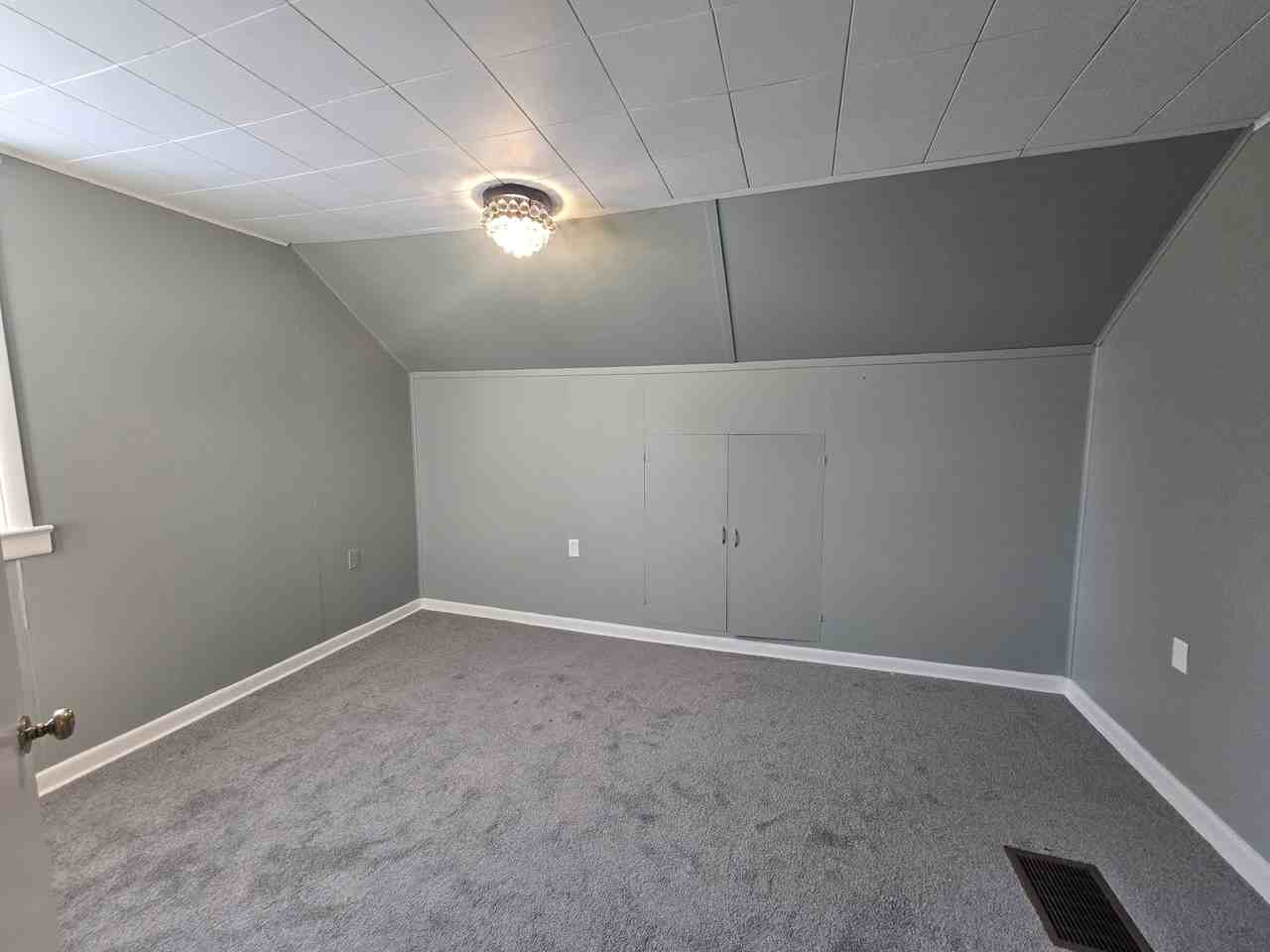 n5621 North Franklin Street #1 - Photo 3 of 21