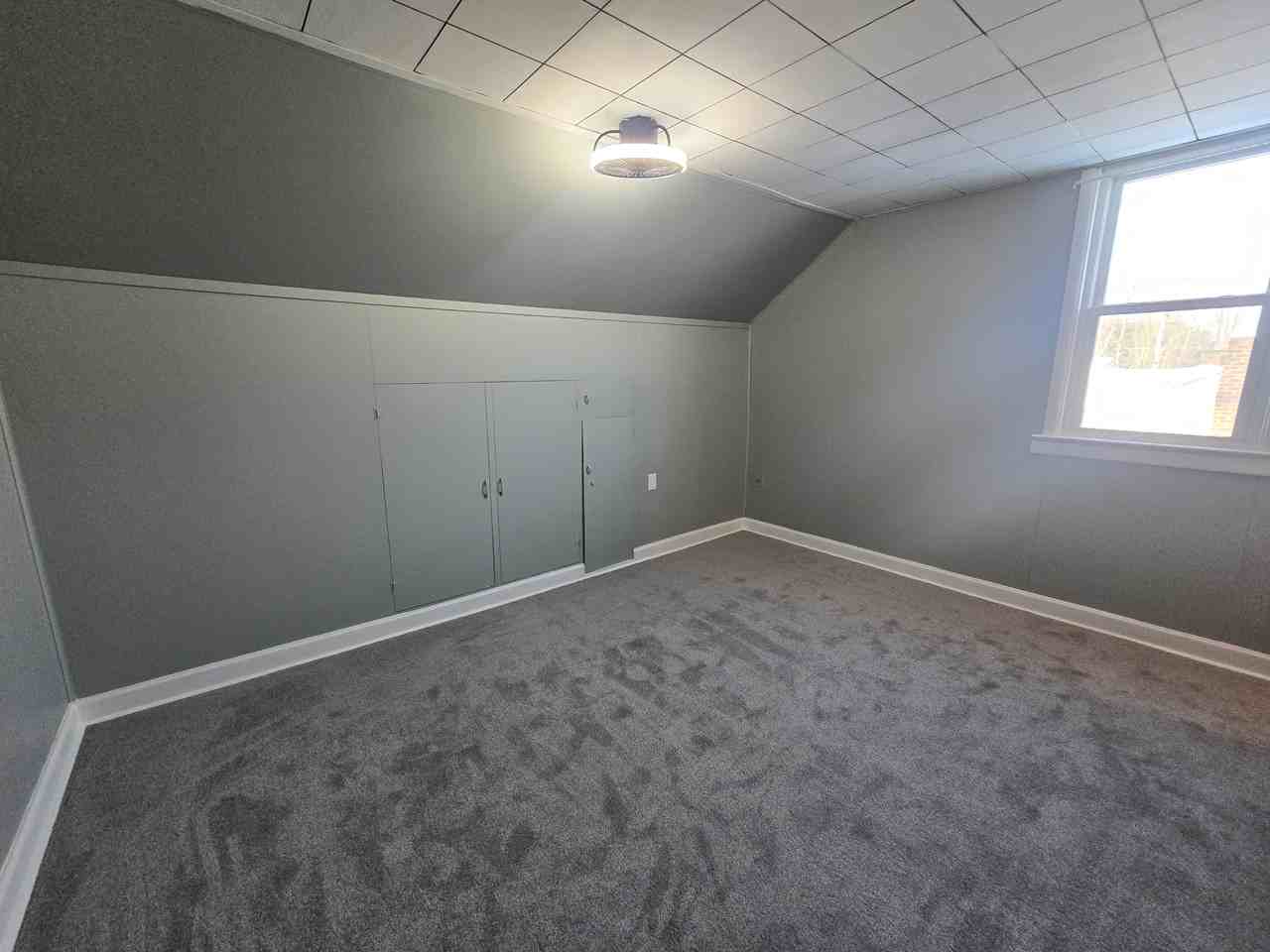 n5621 North Franklin Street #1 - Photo 4 of 21