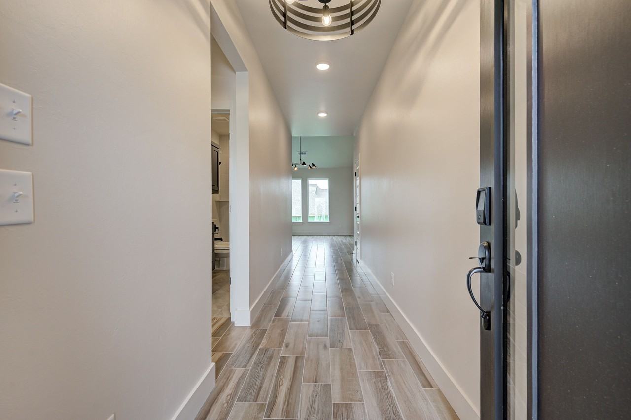 6101 Kinnick Dr #1 - Photo 7 of 45