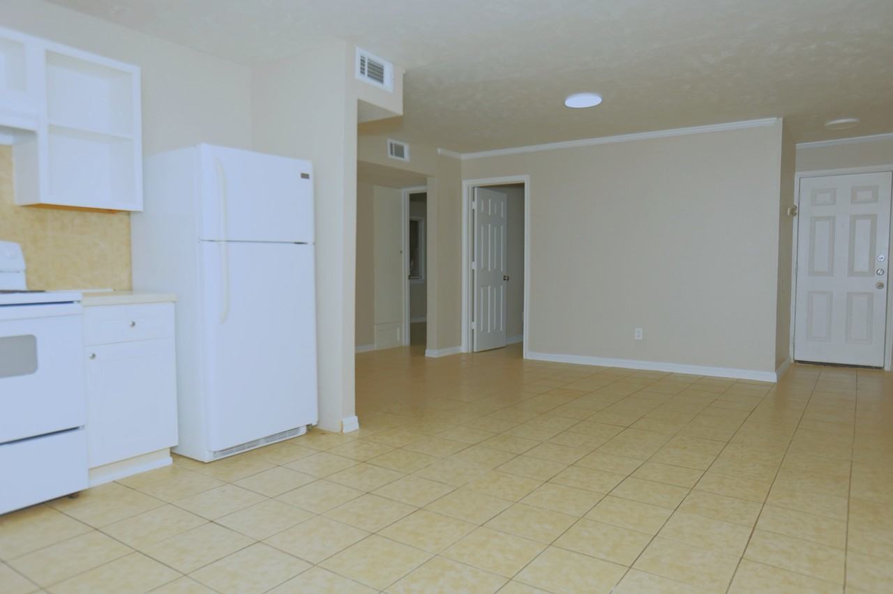 123 W 6th St #1 - Photo 2 of 10