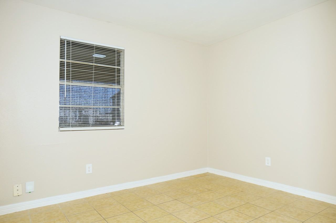 123 W 6th St #1 - Photo 7 of 10