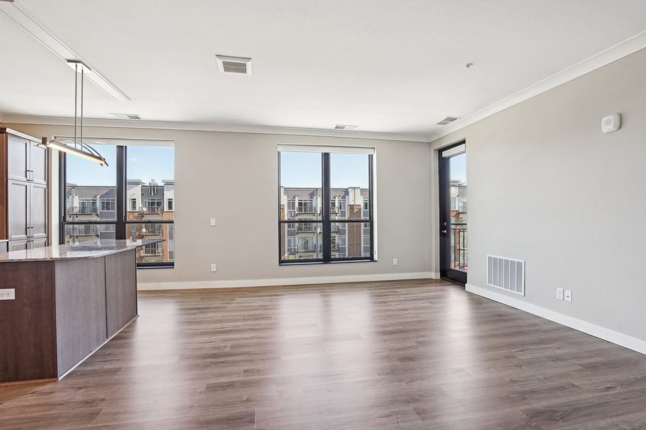 5605 W 36th St - Photo 4 of 50