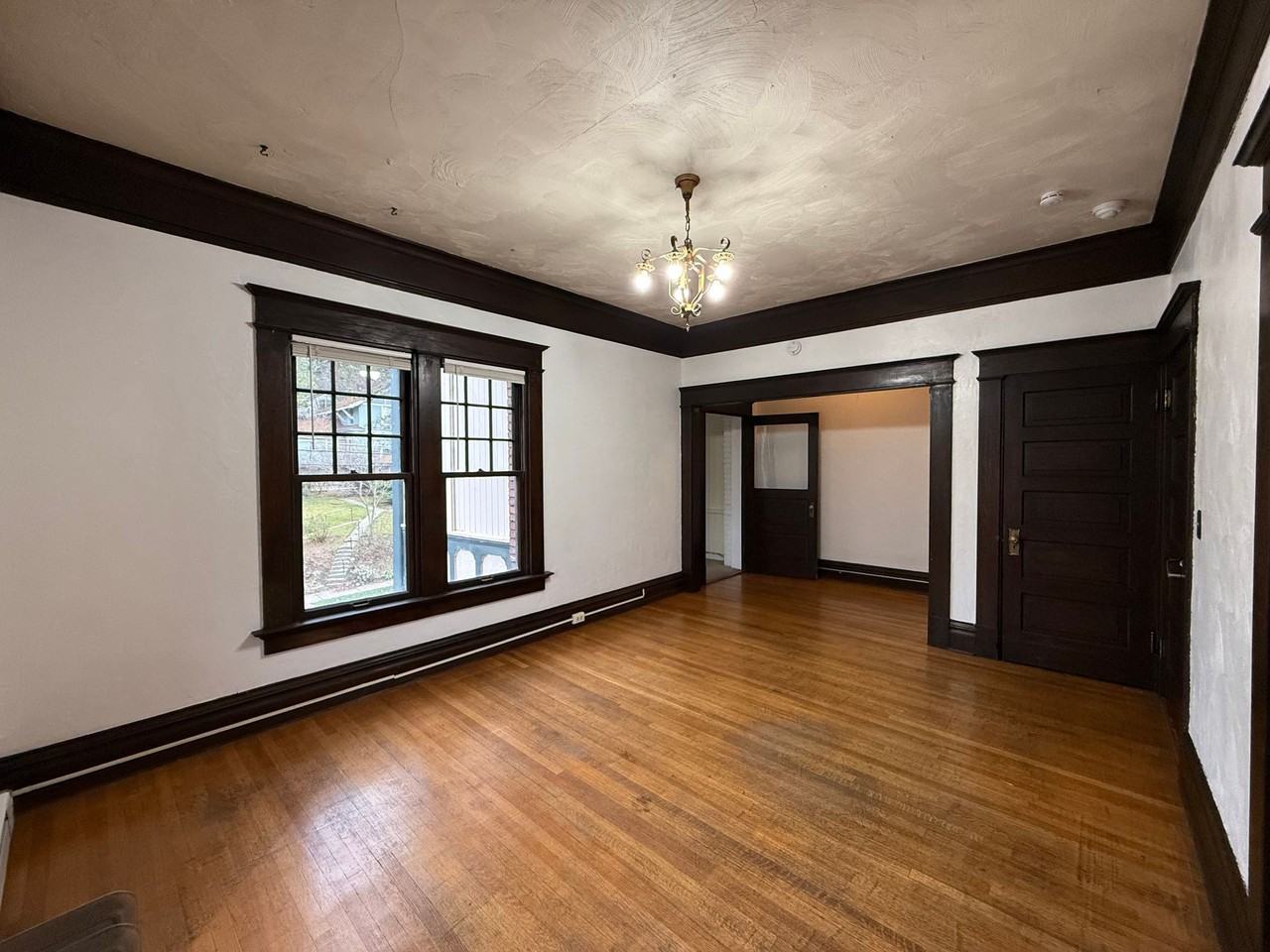 Jefferson Apartments - Photo 3 of 37