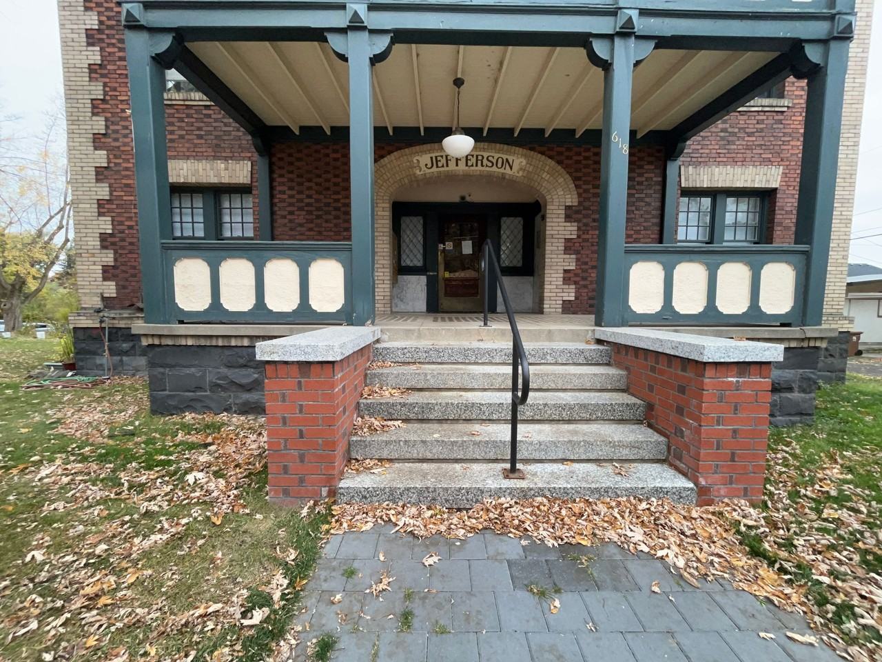 Jefferson Apartments - Photo 6 of 37