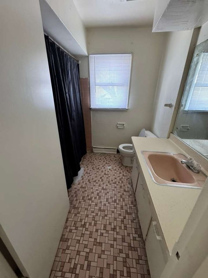 6426 N 87th St #1 - Photo 4 of 8