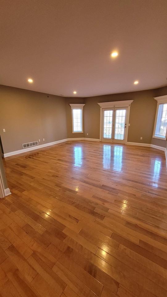 Lions Gate Parkway #7664 - Photo 2 of 8