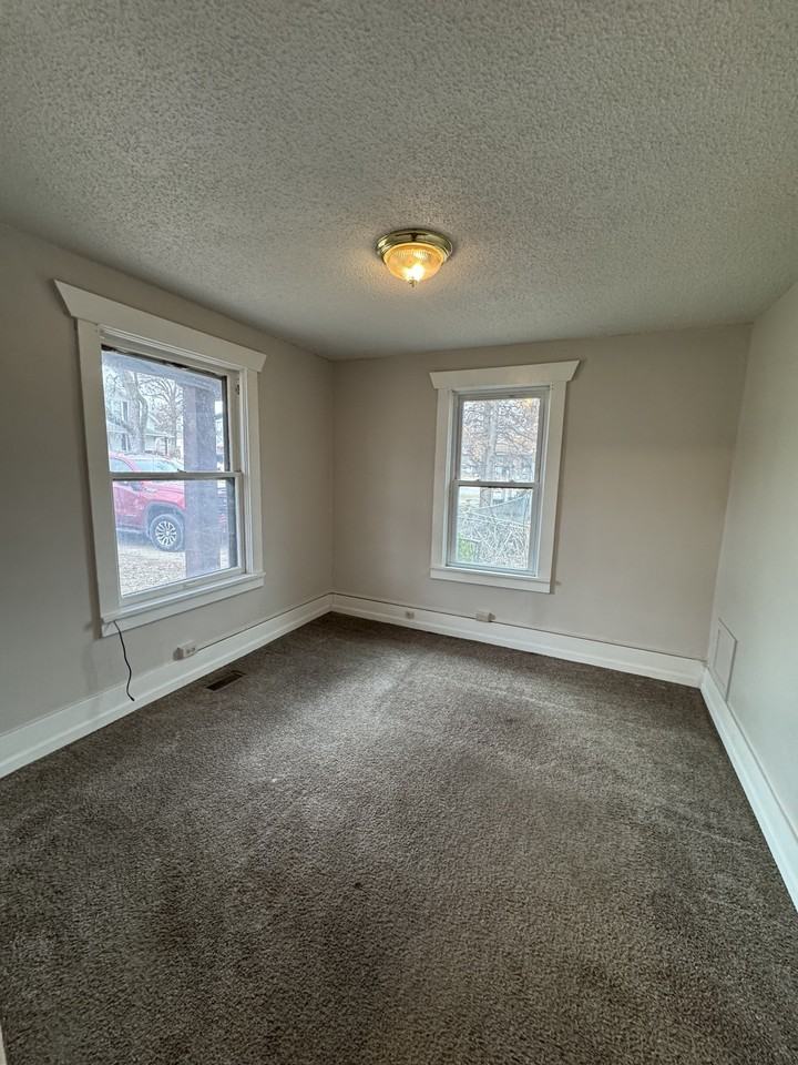 2508 Southeast Kentucky Avenue #1 - Photo 3 of 9