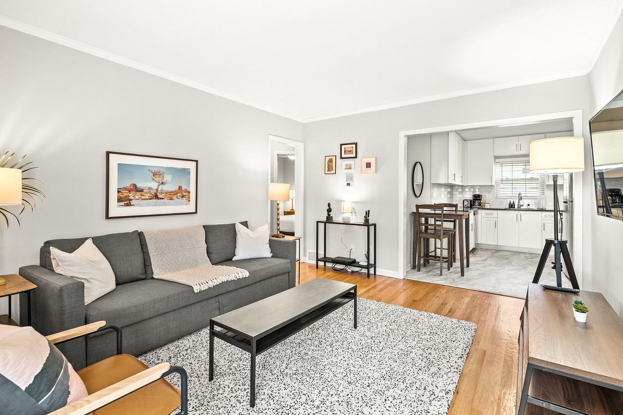 881 North Highland Apartments - Photo 5 of 36