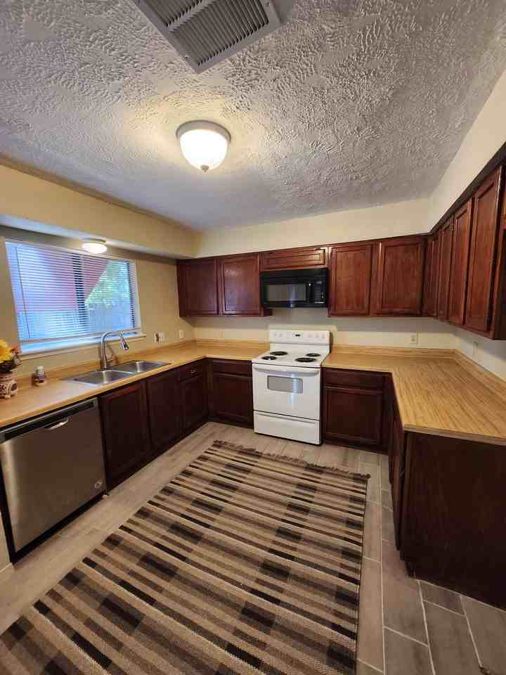 10047 Emerald Creek Drive #1 - Photo 3 of 5