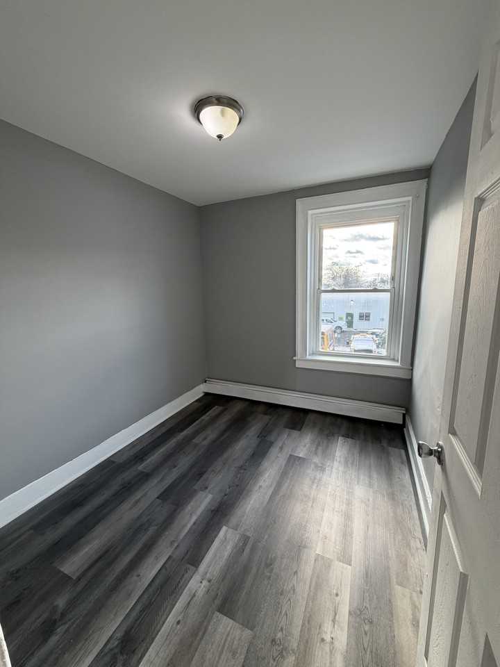 241 Saratoga Street #2 - Photo 6 of 16