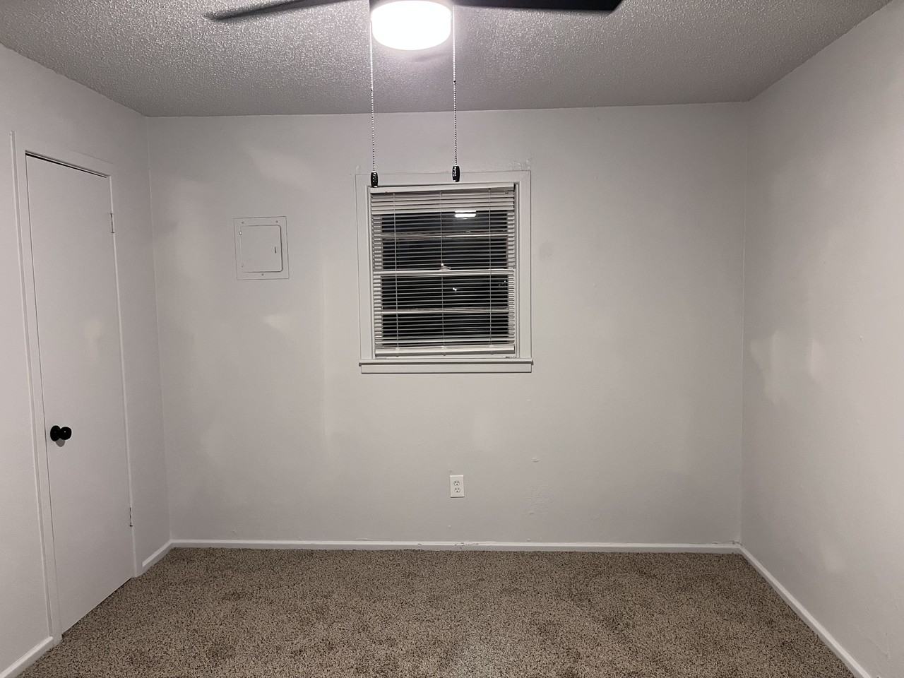 707 47th Street #B - Photo 4 of 10