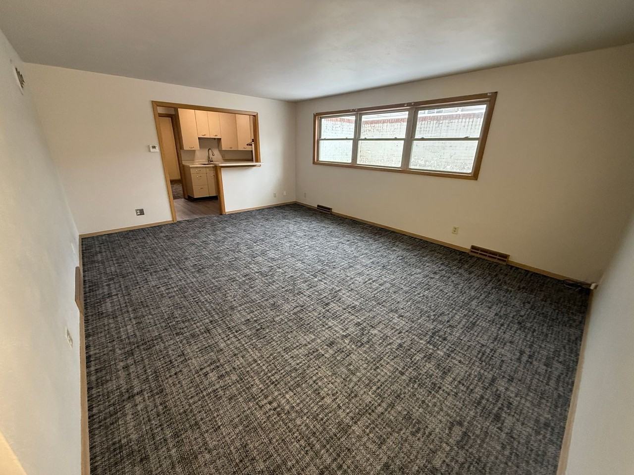 310 W 21st Street - Photo 5 of 26