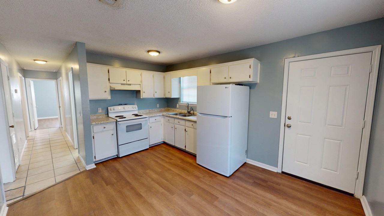 119 Nann St - Photo 6 of 16