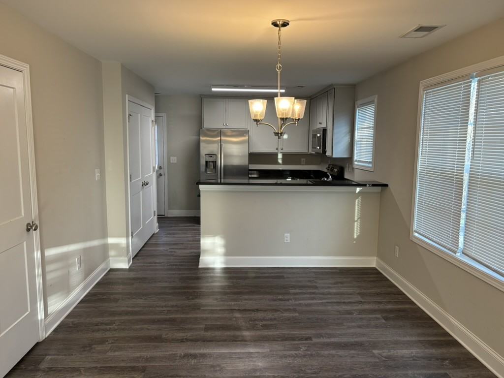 936 West Liberty Street #1 - Photo 3 of 8