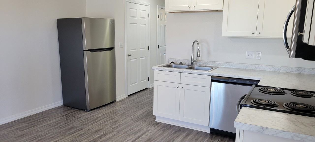 2501 North Dr Martin Luther King Jr Boulevard #Q - Photo 3 of 21