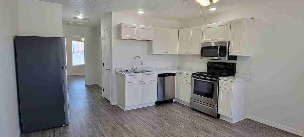 2501 North Dr Martin Luther King Jr Boulevard #Q - Photo 4 of 21