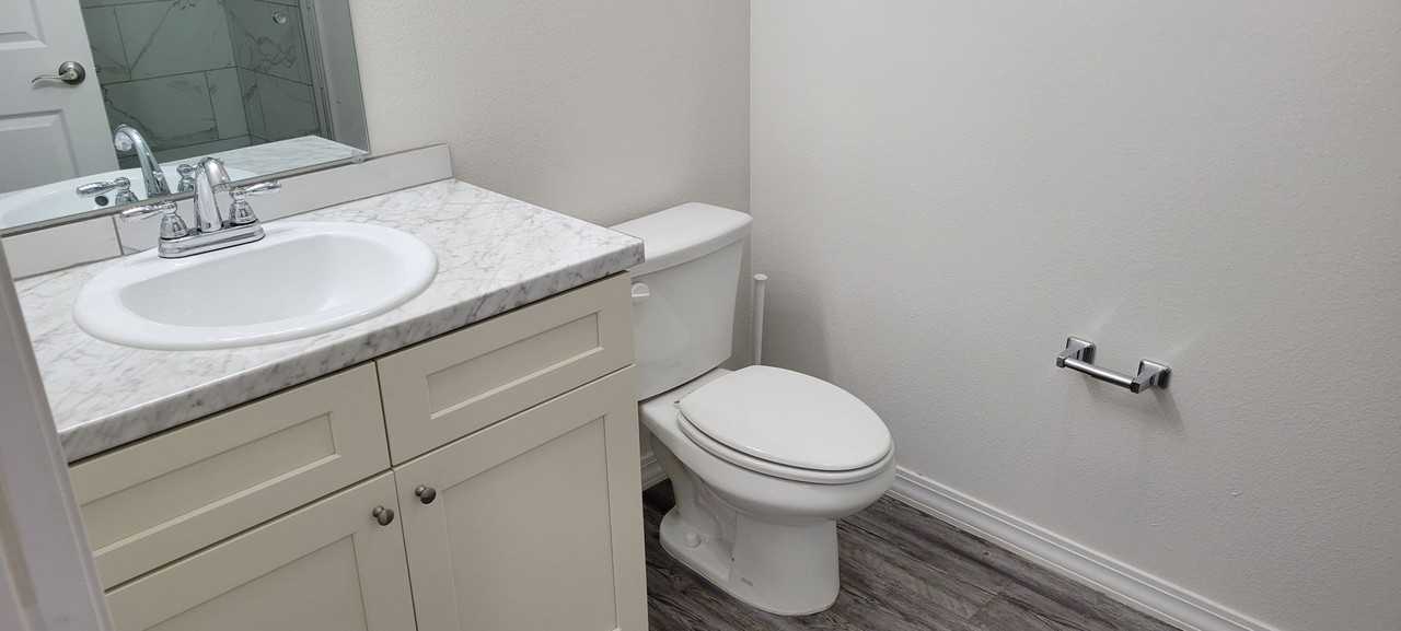 2501 North Dr Martin Luther King Jr Boulevard #Q - Photo 7 of 21