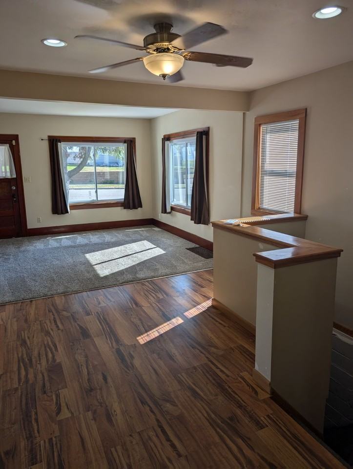 409 2nd Avenue Northwest #1 - Photo 5 of 10