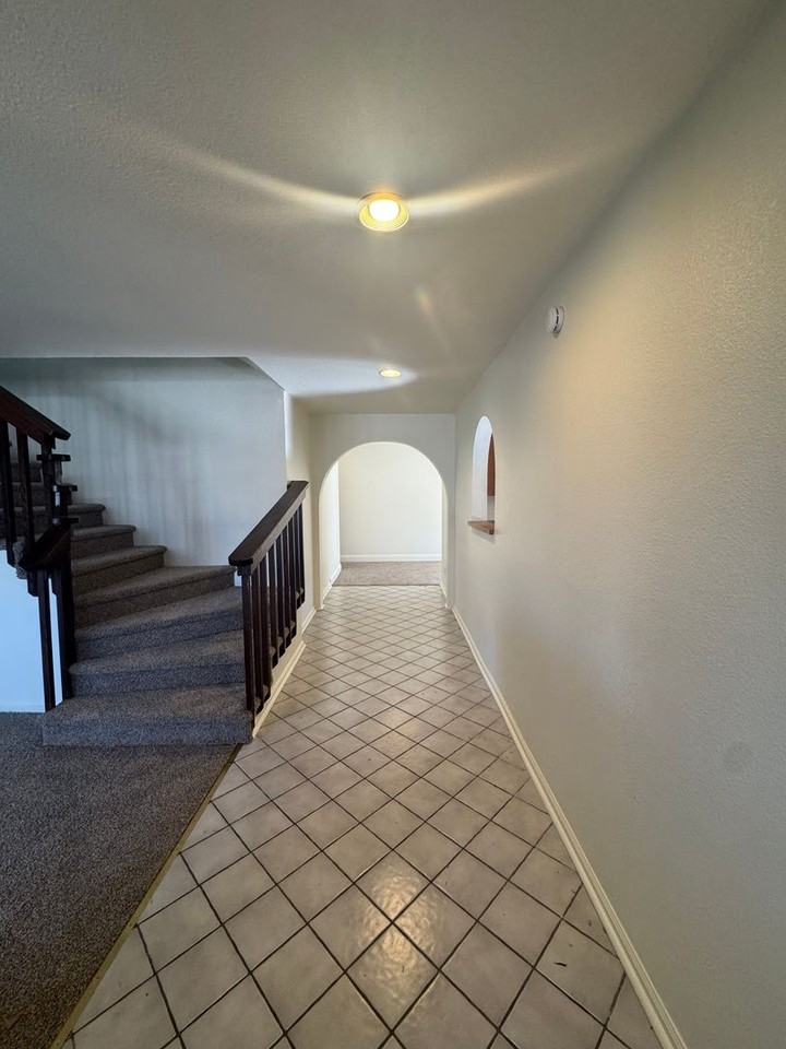 540 Nancy Cir - Photo 5 of 31