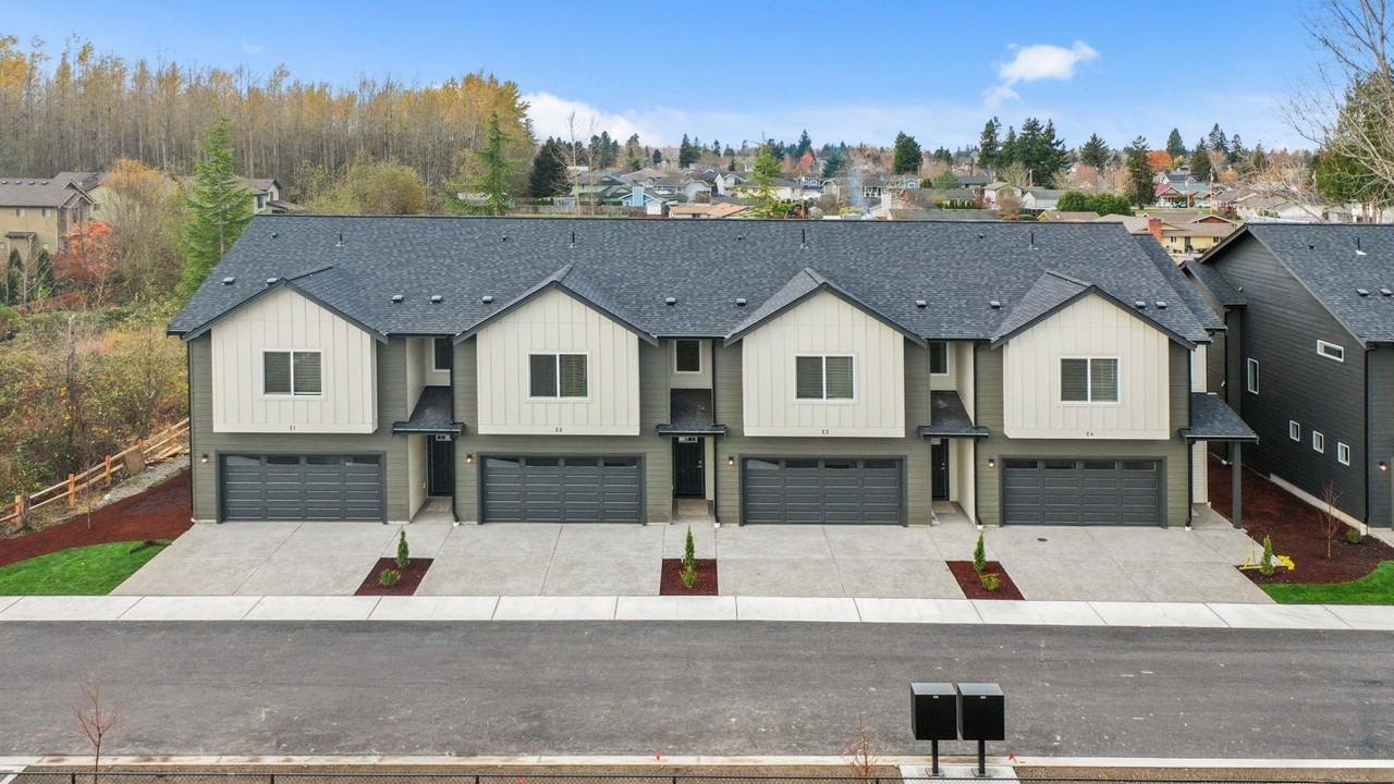 Spruce Prairie Homes - Photo 2 of 10