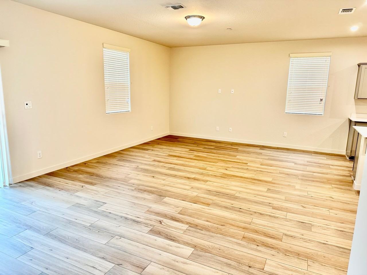 1978 Birchcrest Dr - Photo 3 of 21