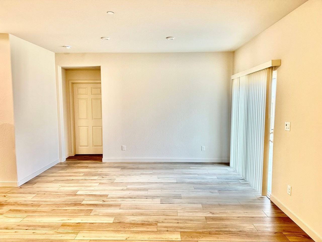 1978 Birchcrest Dr - Photo 4 of 21