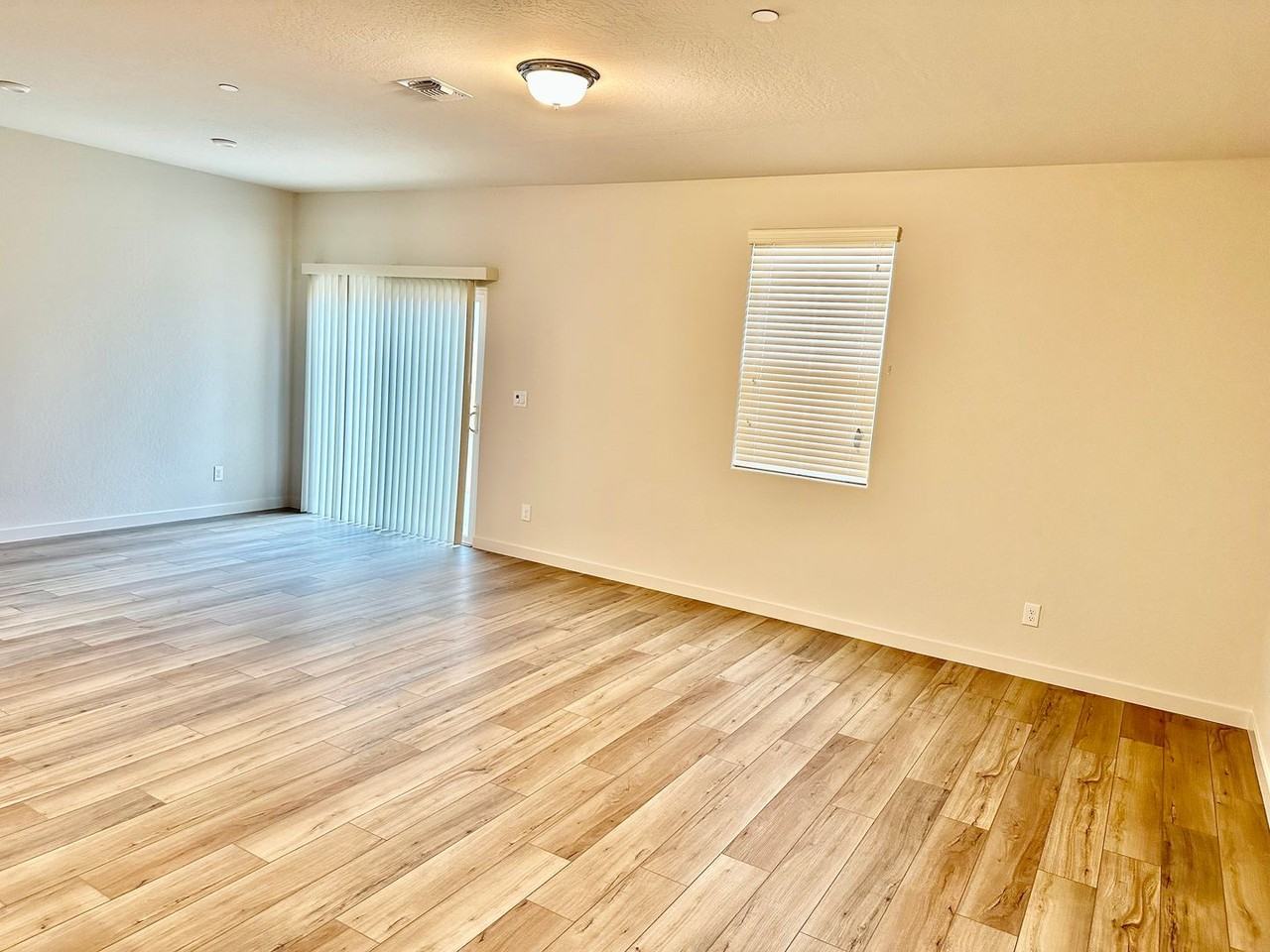 1978 Birchcrest Dr - Photo 5 of 21