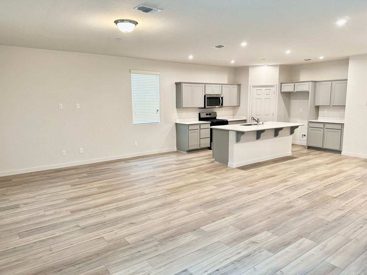 1978 Birchcrest Dr - Photo 6 of 21