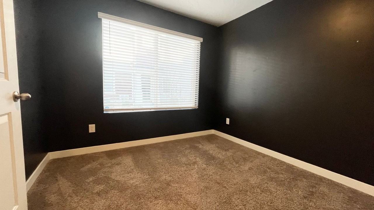 1092 E Vessel Ct - Photo 7 of 24